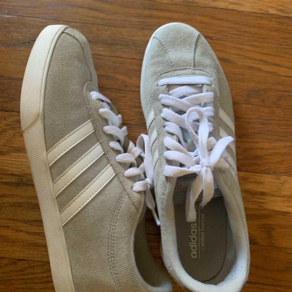 Adidas Neo size 9